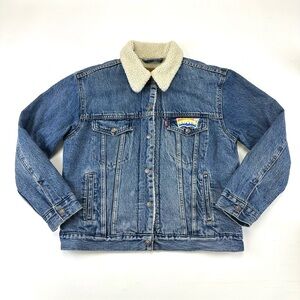 Levis ExBoyfriend Sherpa Trucker Jackets Womens Large Rainbow patch Denim Pride